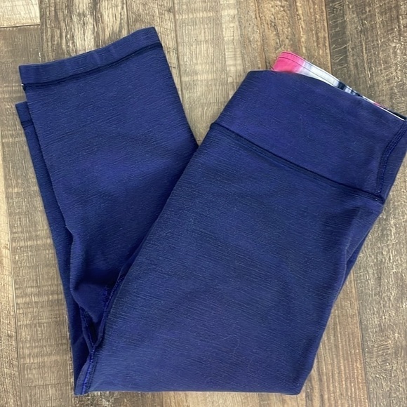 Lululemon Leggings 3/4 length - Picture 2 of 7